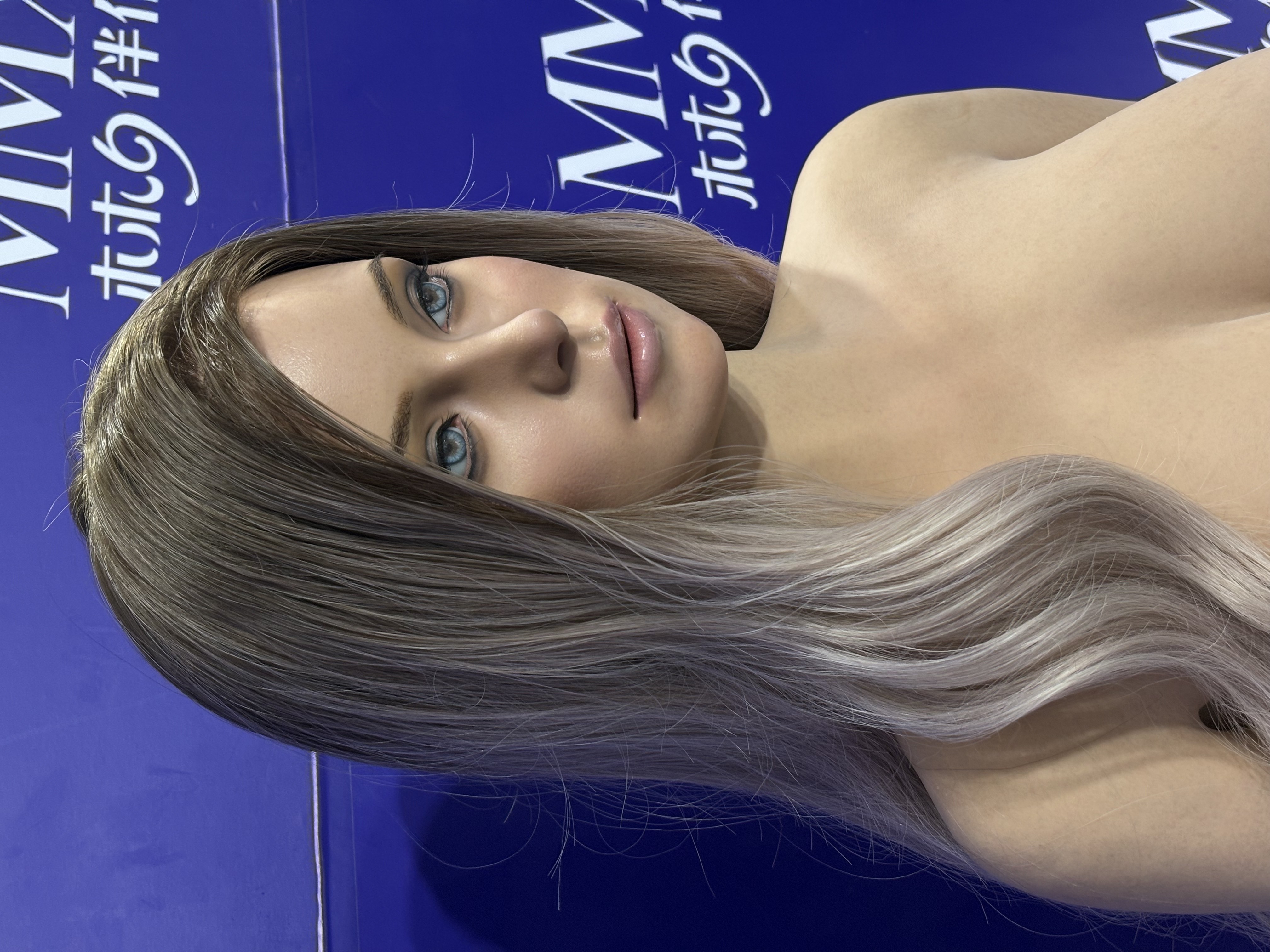Jessy MMX close portrait